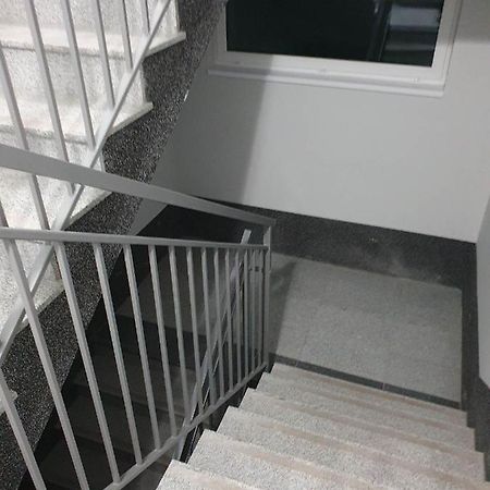 Apartament 3 Pokojowy Lub Pokoj W Mieszkaniu W Nowym Bloku ワルシャワ エクステリア 写真