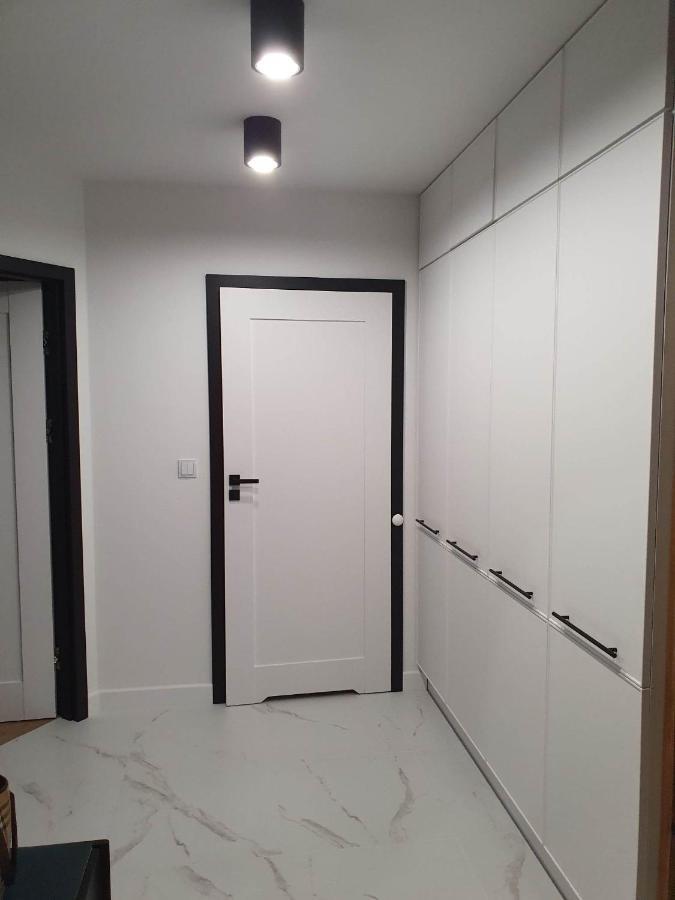 Apartament 3 Pokojowy Lub Pokoj W Mieszkaniu W Nowym Bloku ワルシャワ エクステリア 写真
