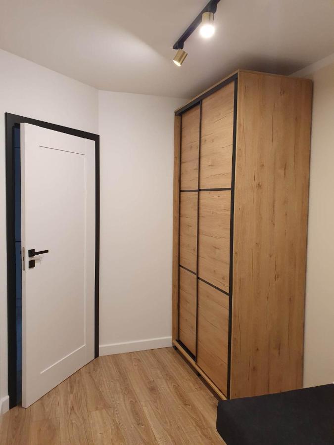 Apartament 3 Pokojowy Lub Pokoj W Mieszkaniu W Nowym Bloku ワルシャワ エクステリア 写真