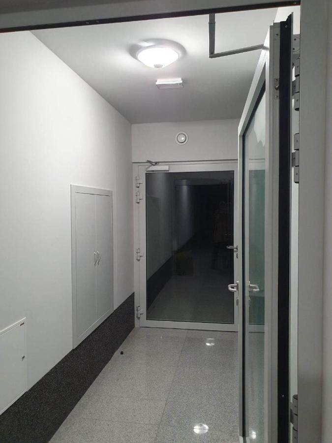 Apartament 3 Pokojowy Lub Pokoj W Mieszkaniu W Nowym Bloku ワルシャワ エクステリア 写真