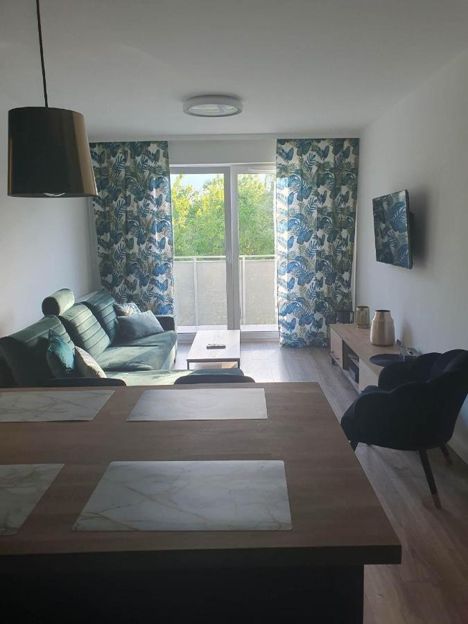 Apartament 3 Pokojowy Lub Pokoj W Mieszkaniu W Nowym Bloku ワルシャワ エクステリア 写真